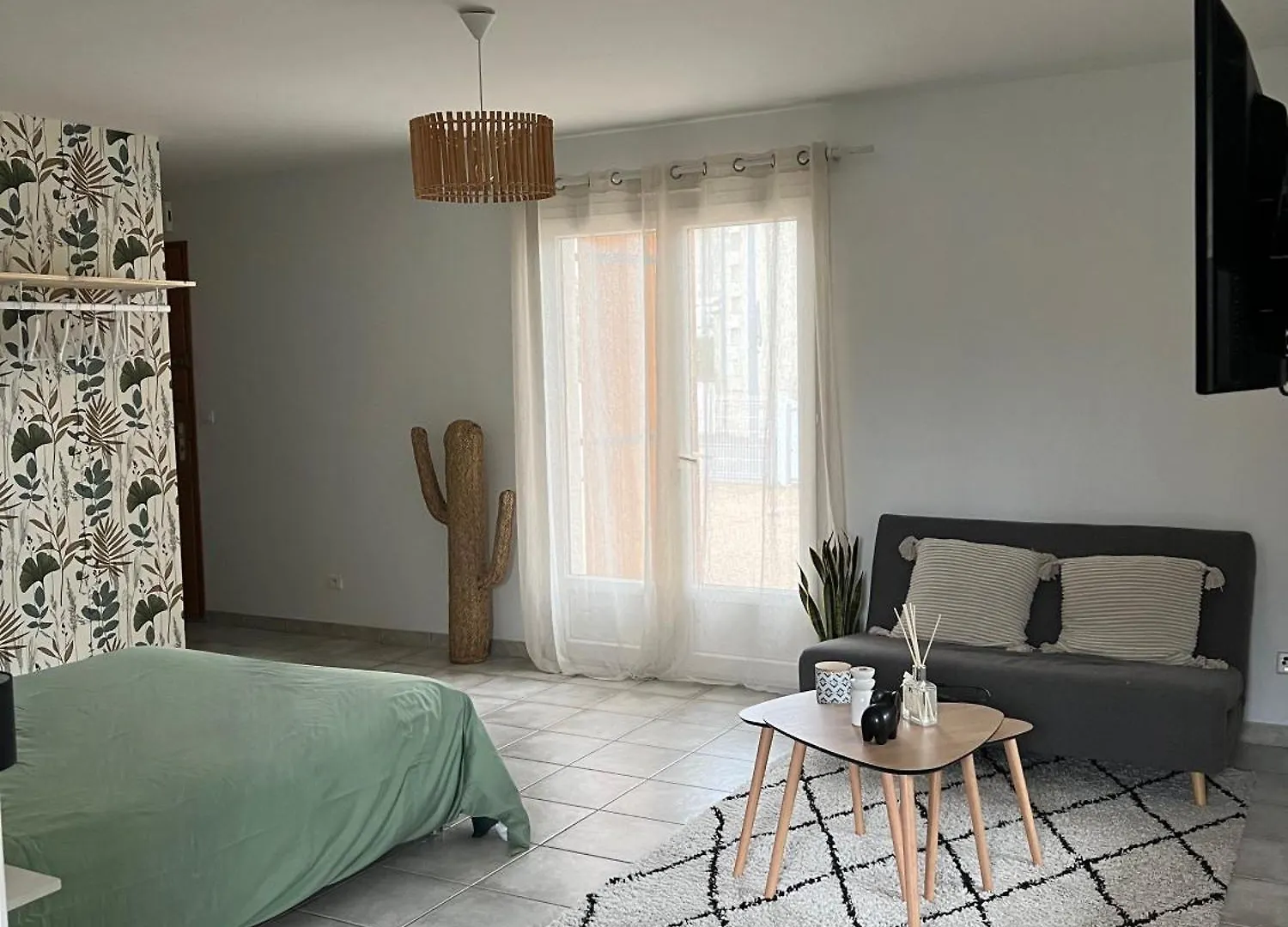 Grand Studio Avec Veranda Et Parking Auch France